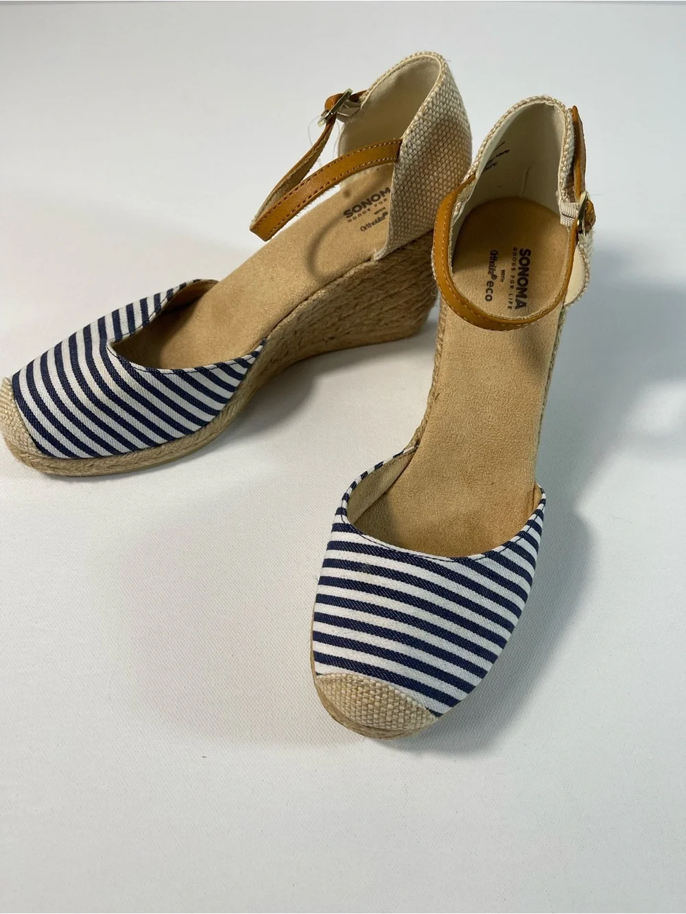 Sonoma Gooseberry Wedges Women's Strip Shoes Size 9 SKU#0257